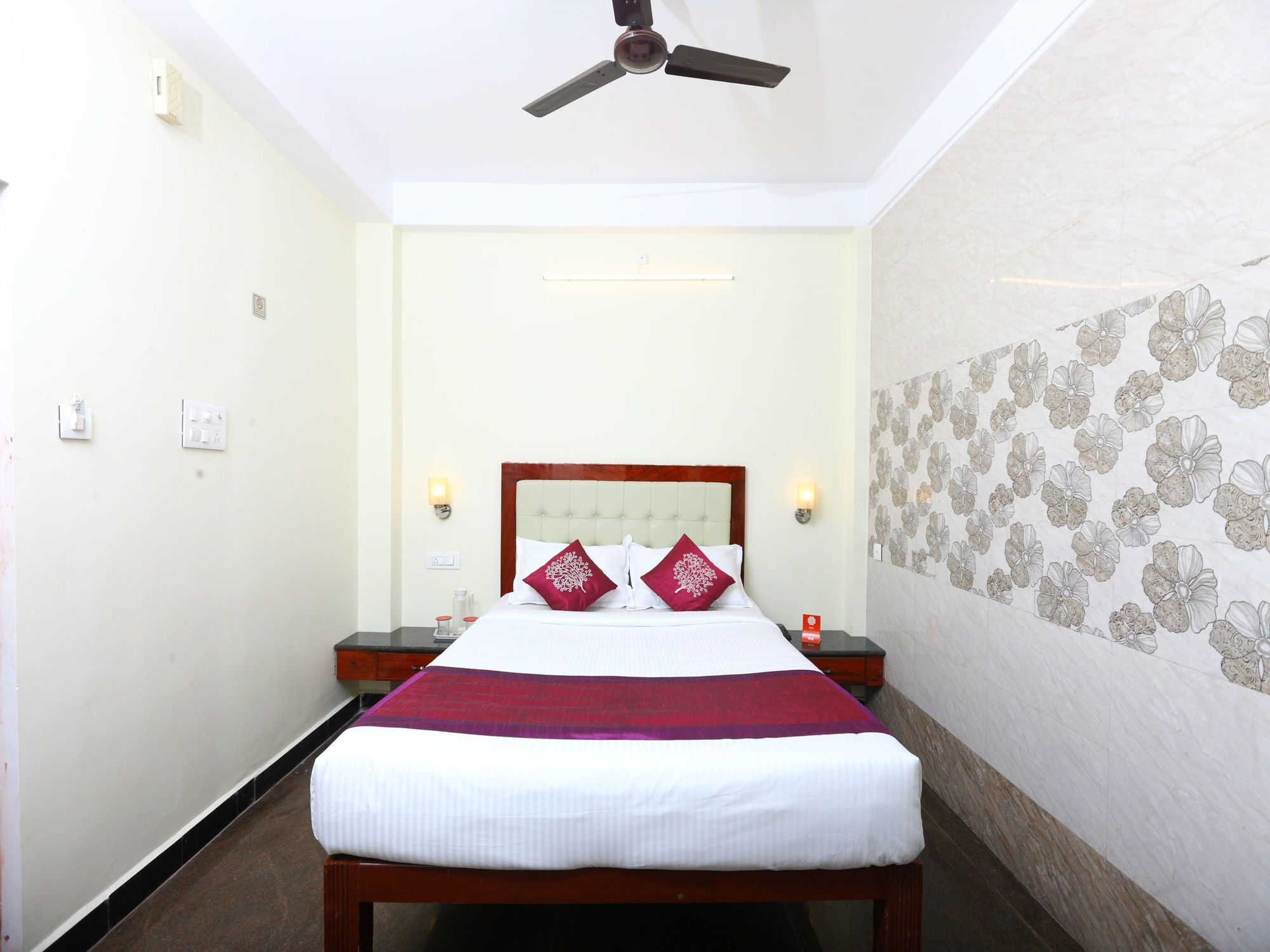 Oyo 094 Bussy St Prakasam Residency Hotel Puducherry Buitenkant foto