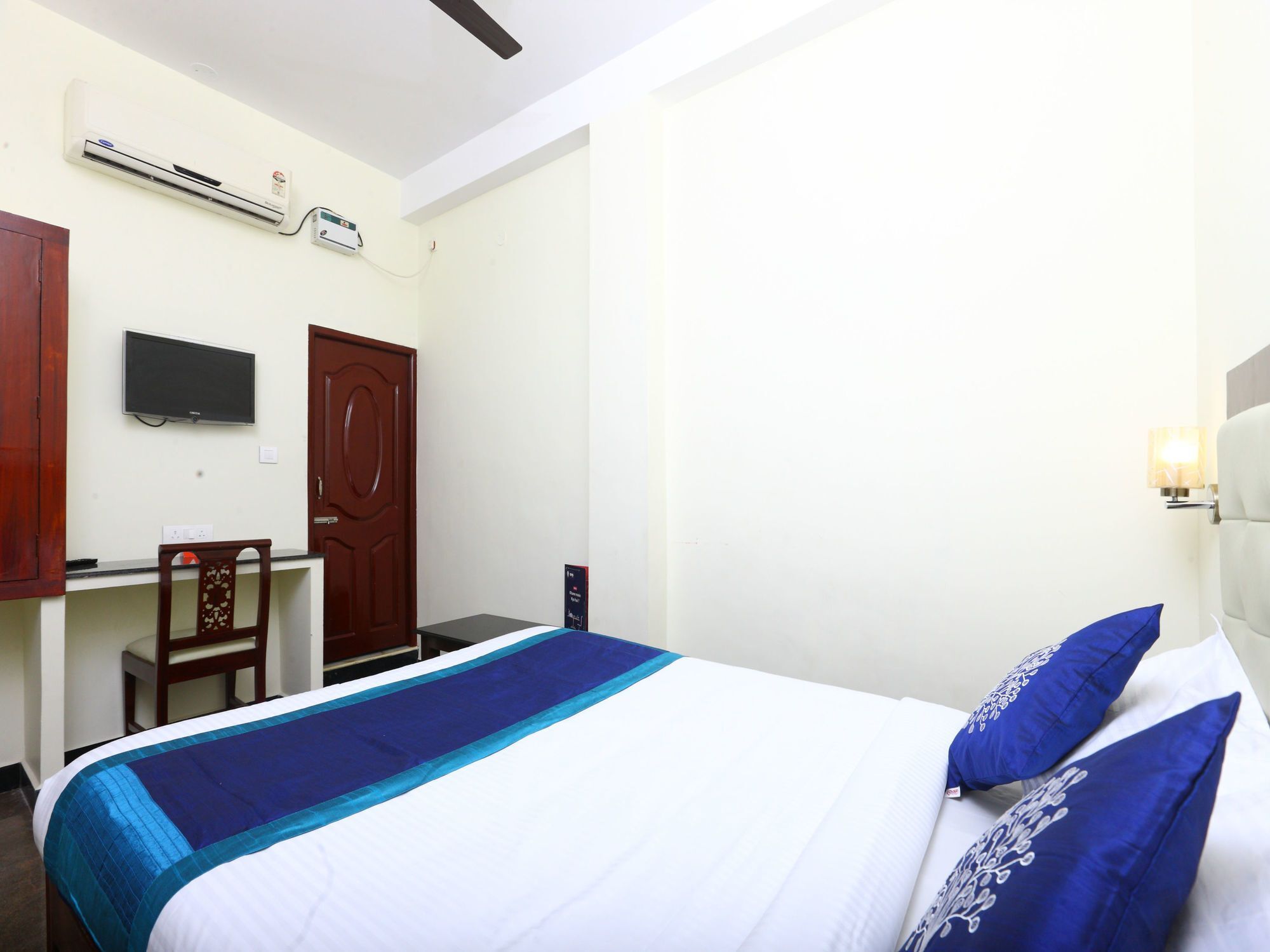 Oyo 094 Bussy St Prakasam Residency Hotel Puducherry Buitenkant foto