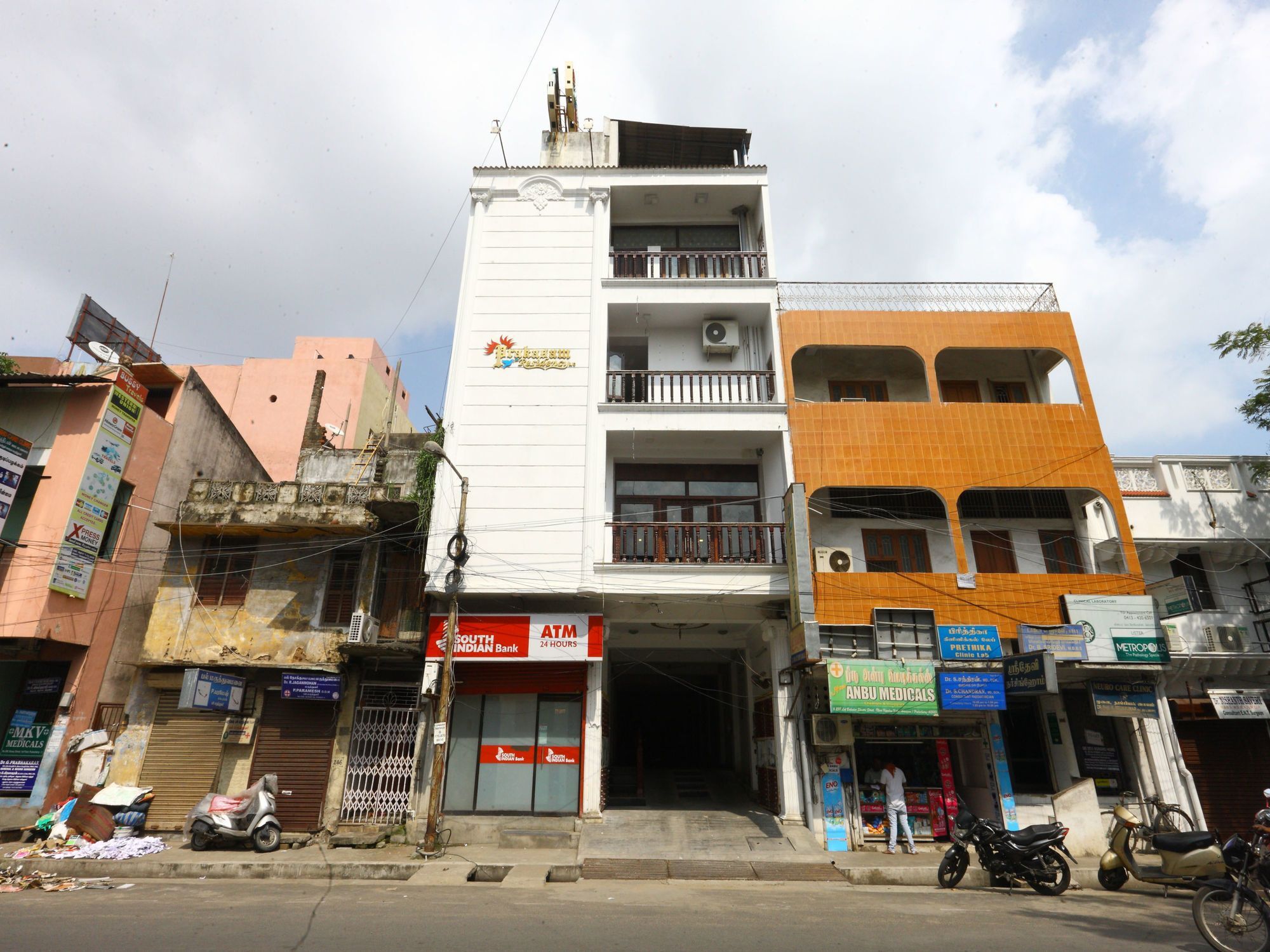 Oyo 094 Bussy St Prakasam Residency Hotel Puducherry Buitenkant foto